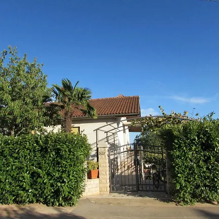 Ana Apartment