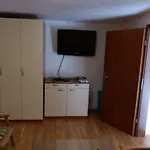 Ana *